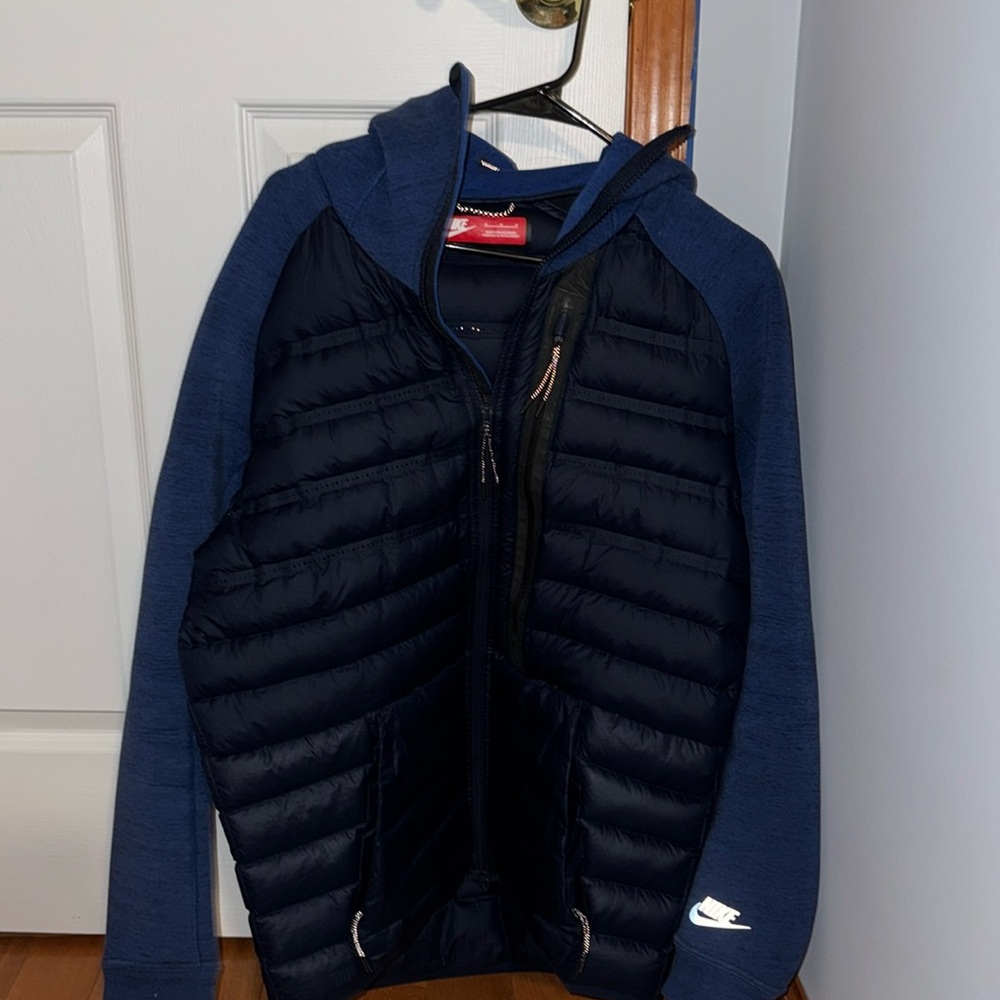 Men’s Nike tech coat, size medium